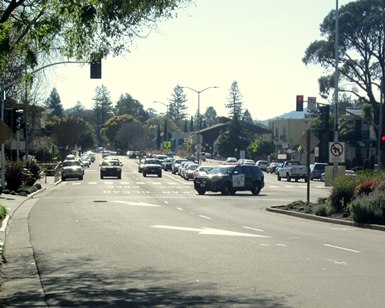 A street-level view of the intersection at Sir Francis Drake Boulevard and College Avenue in Kentfield.